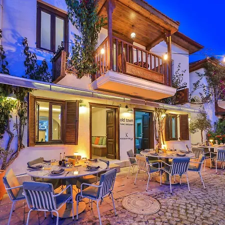 Old Town Hotel *